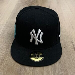 NYC New Era Black 59FIFTY Cap with LadyLiberty Logo